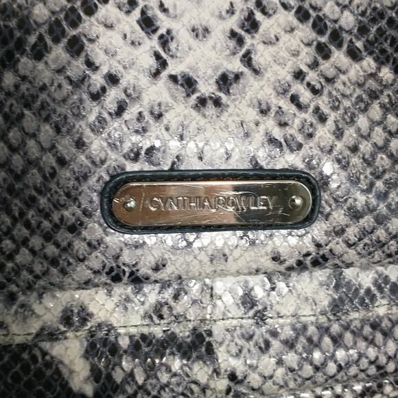 Cynthia Rowley Black Gray Snakeskin print all Leather bag With Shoulder Strap - Picture 4 of 16